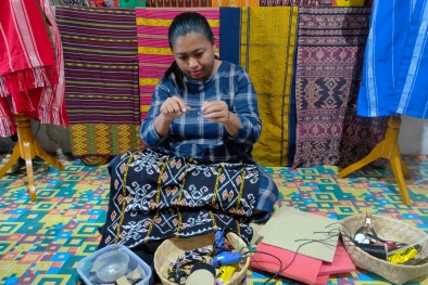 Cerita Ensikei Tenun Bertahan Saat Pandemi