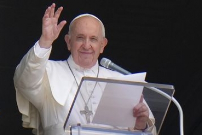 Tiga Peluru Dikirim ke Paus Fransiskus dalam Amplop Berprangko Perancis