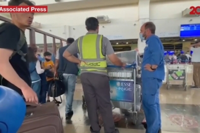 Warga Asing Tinggalkan Afghanistan, Situasi Bandara Kacau Balau