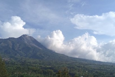 Kubah Lava Sisi Barat Daya Gunung Merapi Bertambah Tinggi