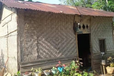 Kisah Keluarga Miskin Tinggal di Gubuk Berdinding Pelepah Sawit