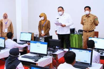 Tiga Hari Mengadu Nasib