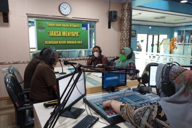Menggeber PSR Lewat Radio