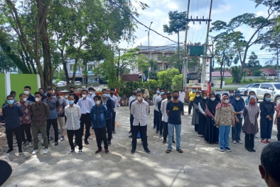 Anak-anak Petani Sawit Diantar Menyongsong Masa Depan