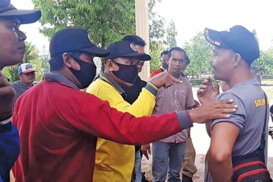 Warga Minta Perusahaan Cabut Sawit dan Bongkar Kantornya