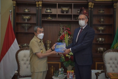 Gubernur Riau Tawarkan Investasi Sawit ke Dubes Uni Eropa