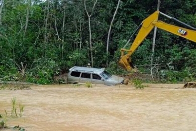Suami Istri Meninggal saat Mau Cuci Darah, Mobil Terseret Banjir