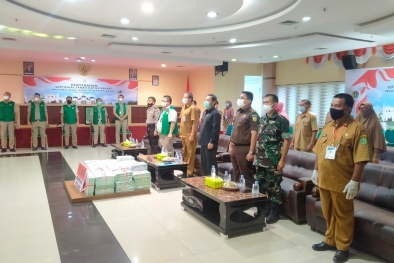 Sertifikat 10 Ribu Persil Tanah Program PTSL Diserahkan ke Warga