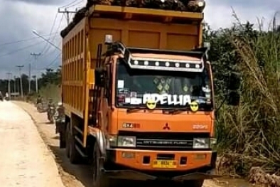 Perbaikan Jalan Bikin Tangki CPO Penuh, PKS Tolak TBS Petani