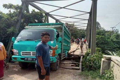 Jembatan Rusak, Mobilitas Kendaraan Terganggu