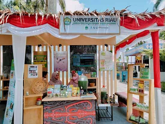 UNRI Perlihatkan Hasil Riset Sawit Pengabdian Dosen di Pameran UKMK Kemenkeu 
