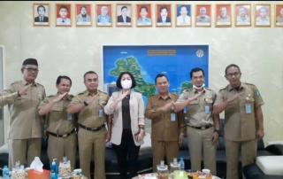 Penasaran Soal Harga TBS, Ibu ini Datangi DPKP Babel Sendirian