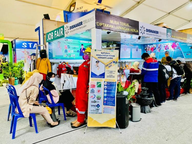 Diikuti Perusahaan Sawit dan Tambang, Job Fair Diserbu Pencaker