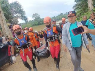 Tenggelam Bersama 4 Truk Sawit, Jumino Ditemukan Meninggal
