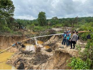 Kebun Sawit Digerebek, Peralatan PETI Langsung Dibakar