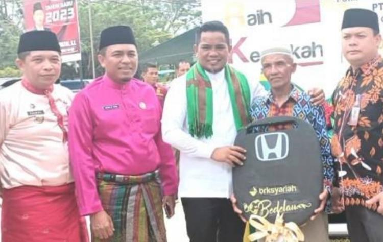 Tak Pandai Nyetir, Petani Sawit Beruntung ini Menang Undian Mobil