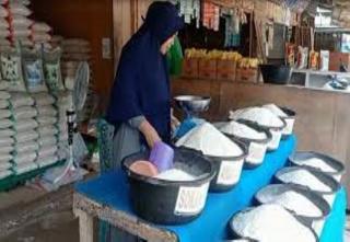 Sekdaprov Riau: Kalau Tidak Dikawal, Beras akan Membahayakan Kenaikan Inflasi