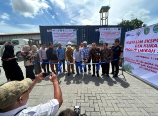 10 Kontainer Limbah Sawit Kaltim Diekspor ke Tiongkok