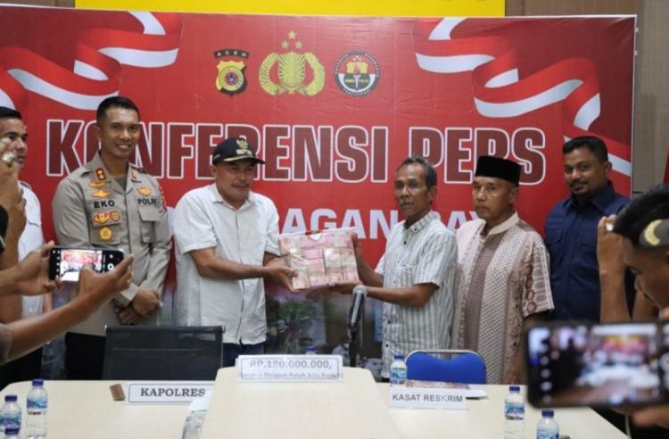 Beli Kebun Sawit Pakai Dana Desa, Sang Keuchik Bebas Setelah Lakukan ini