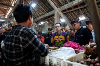 Kunjungi Pasar Desa Adat, Wamendag: Pedagang Berharap Antisipasi Kelangkaan Minyakita