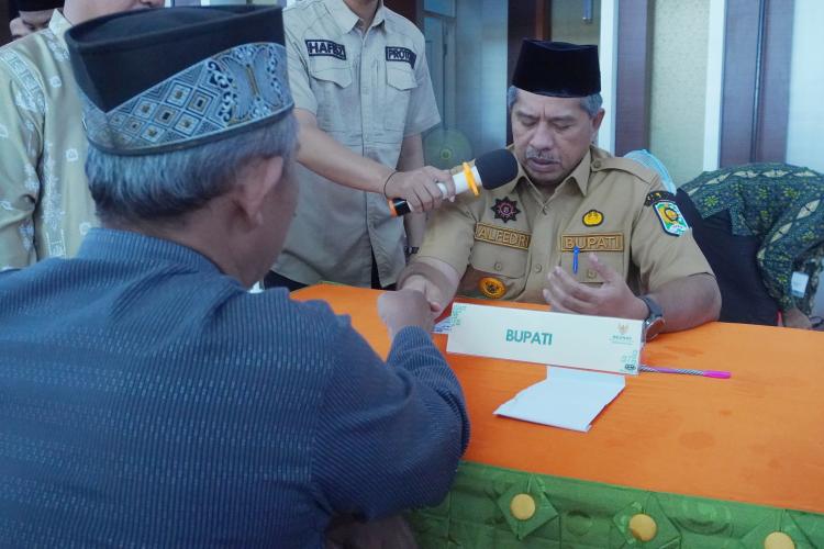 Alfedri Ingatkan Masyarakat Terus Berzakat
