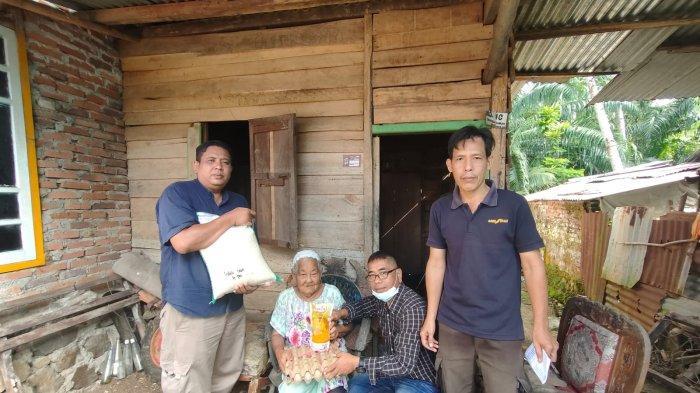 PT PMS Salurkan Bantuan Sembako ke Warga Dua Desa