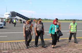 Petani Sawit Diminta Bantu Tekan Inflasi dari Harga Tiket Pesawat