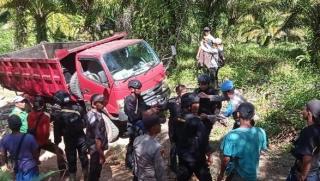 Bentrok Fisik Petani Malin Deman dan Karyawan PT DDP Kembali Pecah