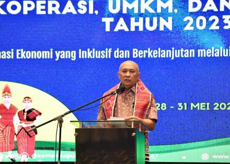 Industri Sawit Terus Dikooptasi Korporasi, KemenKopUKM Bikin Kebijakan Afirmasi 