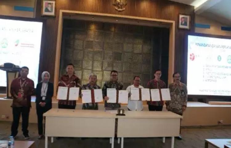 5 Institusi Keroyokan Lakukan Riset Limbah Kelapa Sawit PTPN 5
