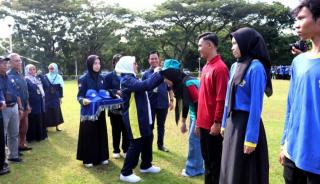 Unib Dorong Mahasiswa KKN Berdayakan Petani Sawit