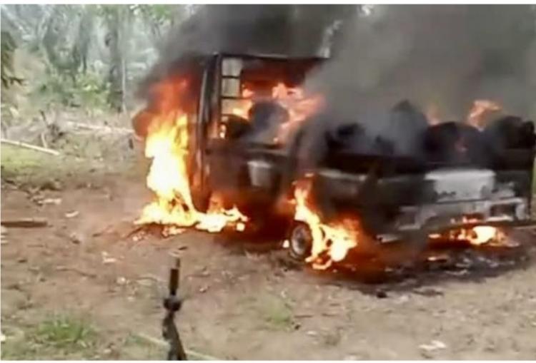 Warga dan Karyawan Perusahaan Sawit Bentrok, 6 Orang Terluka 1 Mobil Terbakar