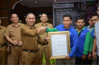 Berjuang 5 Tahun, 597 Petani Sawit Swadaya Akhirnya Kantongi RSPO