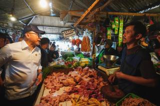 Pantau Bapok di Pasar Sederhana Bandung, Mendag Dapati Harga Sejumlah Jenis Migor Segini