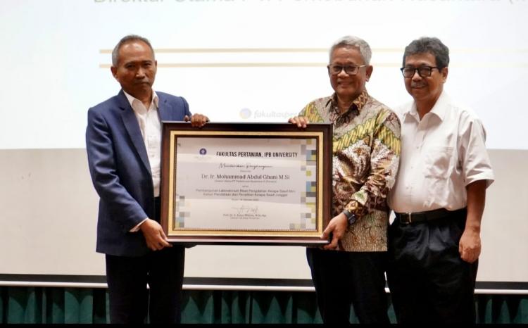 IPB Dapat Laboratorium Riset Pengolahan Kelapa Sawit Mini dari PTPN Group