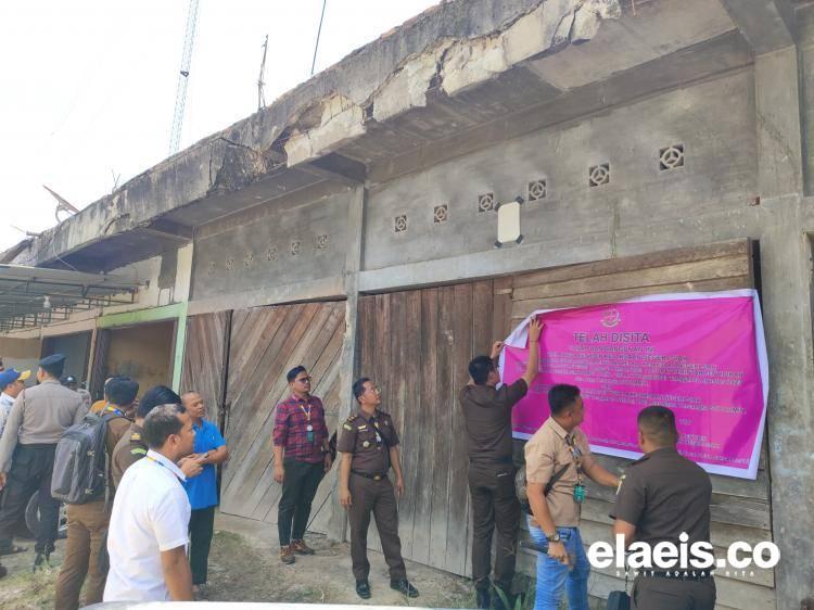 Jaksa Sita Harta Koruptor Pupuk Subsidi di Kerinci Kanan; Dari Jeep, Ruko hingga USD100 