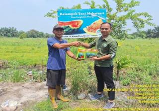 PT KTU Kembali Berikan Bantuan Untuk Kelompok Tani di Pangkalan Pisang