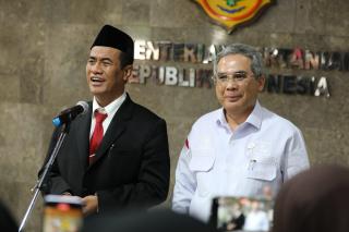 Di Hari Pertama Menjadi Mentan, Ini yang Dilakukan Andi Amran Sulaiman