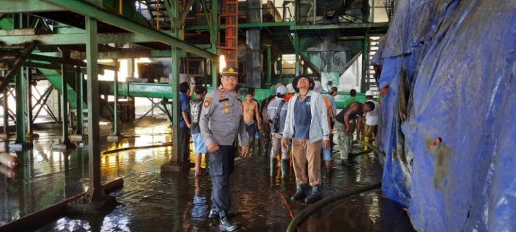 Pabrik Kelapa Sawit Terbakar Saat Ada Perbaikan Mesin