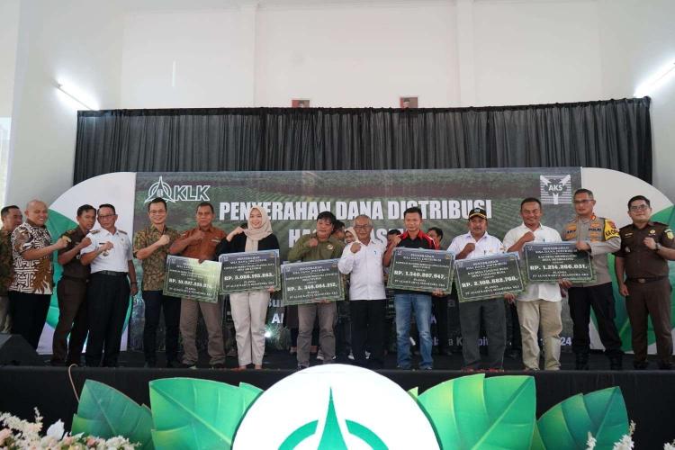 Bagi Hasil Plasma Lebih Rp 27,6 Miliar Diserahkan ke Koperasi dan Kas Desa