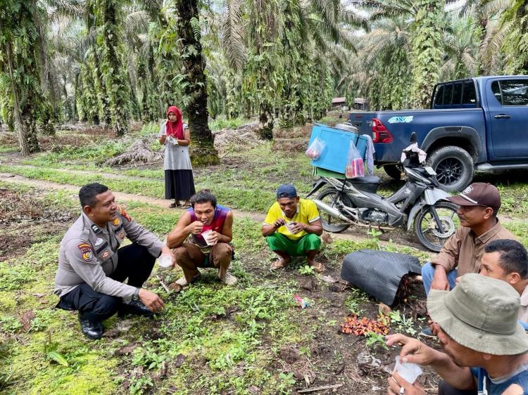 Polisi Makin Gencar Datangi Petani Sawit di Kampar, Ada Apa?