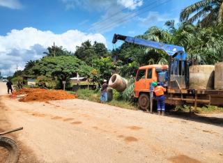 PalmCo Regional 3 Perbaiki Jalan Poros Antar Desa di Dua Kabupaten