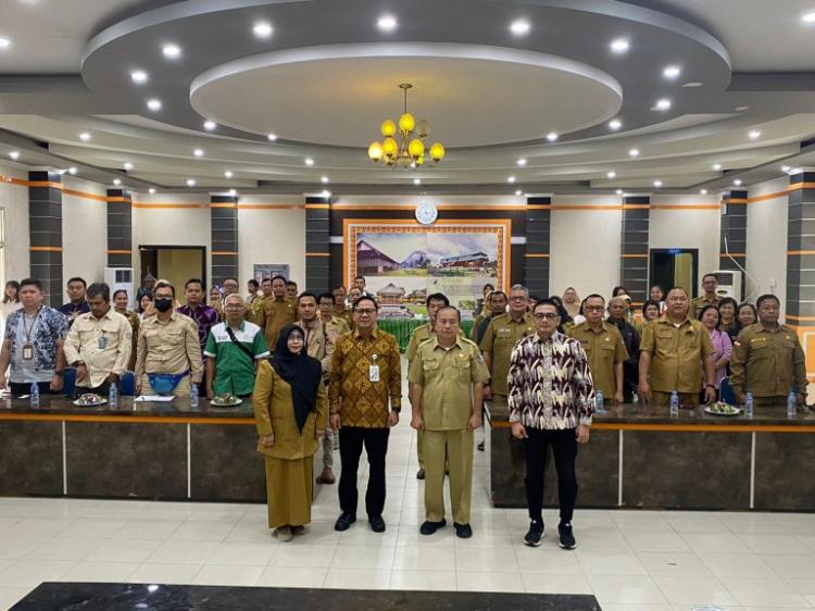 Iurannya Pakai DBH Sawit, 2.000 Petani di Sintang Jadi Peserta Jamsostek