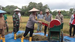 Pesan Bupati Sekadau ke Uni Eropa: Banyak yang Tanam Sawit tapi Hutan Tetap Lestari