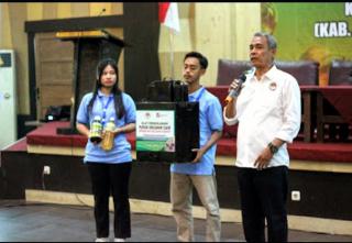 Petani Sawit Milenial Singkawang Dapat Ilmu dan Mesin Pembuat POC dari Aspek-PIR Kalbar