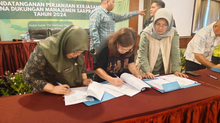 Kadisbun Labura Teken Perjanjian Kerja Sama Program Sarpras Kelapa Sawit