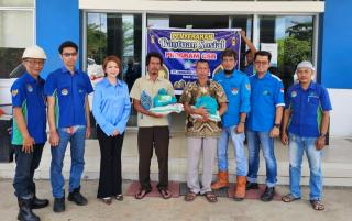 Sambut Lebaran, Pabrik Sawit Bagikan Paket Sembako untuk Warga Talang Jerinjing
