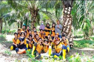 Petani Tidak Perlu Jual Kebun Sawit Untuk Biayai Pendidikan Anak, Ini Solusinya