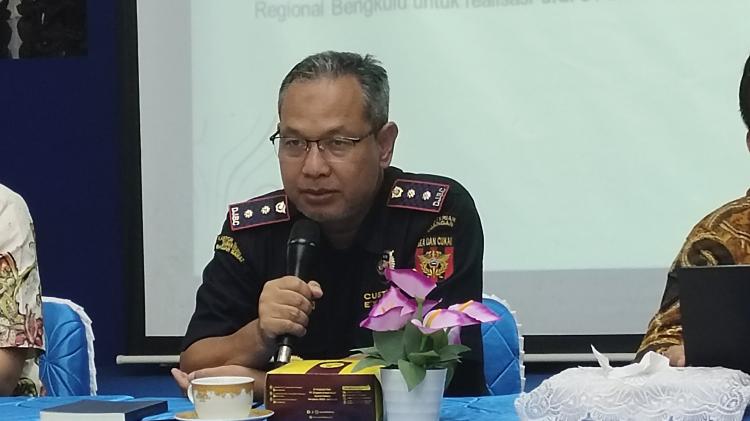 Banyak Petani Sawit di Bengkulu Masih Konsumsi Rokok Ilegal