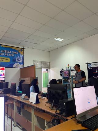 Persiapan Masuk Dunia Kerja, 30 Penerima Beasiswa Sawit Belajar Bersama Praktisi